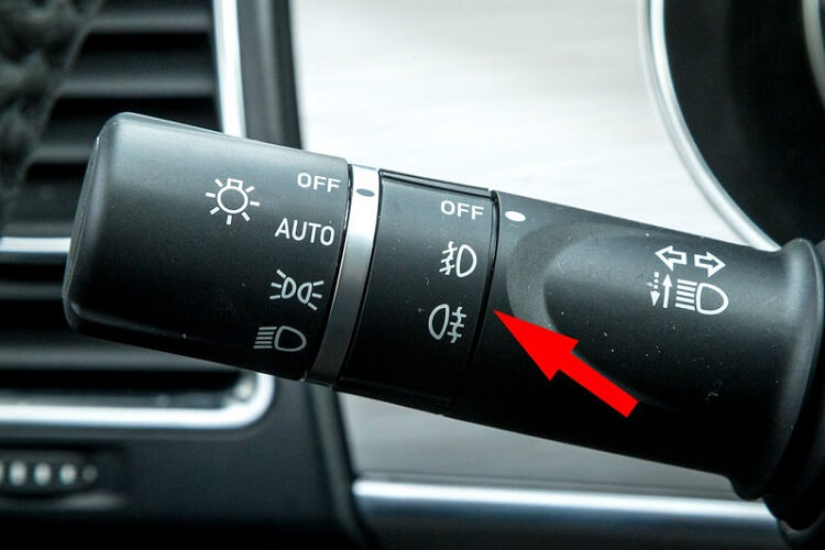 Кнопки в автомобиле, о предназначении которых многие не знают