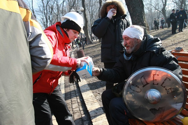 Пострадавшие и раненные митингующие