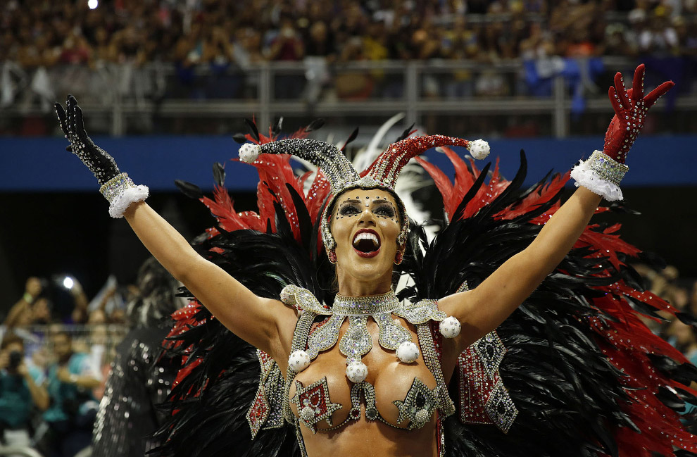 Бразильский карнавал 2015 в Рио-де-Жанейро (фото)