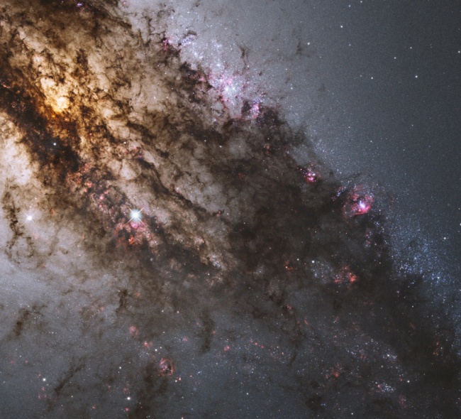Центавр А - 25-летие телескопа Хаббл: лучшие фото космоса