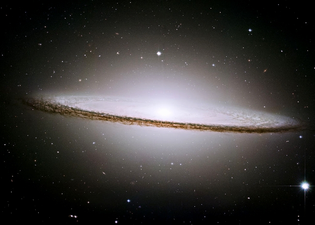 Галактика Сомбреро (Messier 110) - 25-летие телескопа Хаббл: лучшие фото космоса