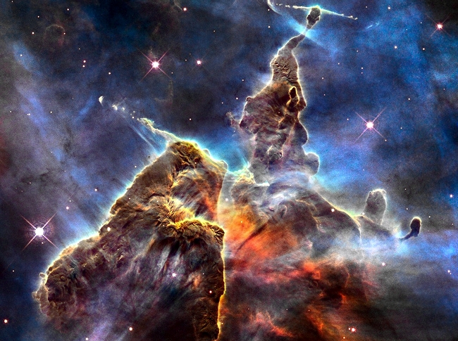 Мистическая гора — фрагмент туманности Киля - 25-летие телескопа Хаббл: лучшие фото космоса