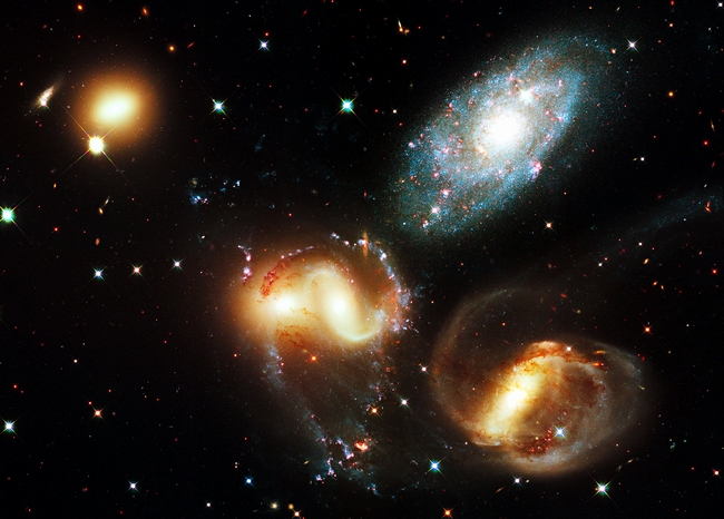 Квинтет Стефана — группа из пяти галактик в созвездии Пегаса - 25-летие телескопа Хаббл: лучшие фото космоса