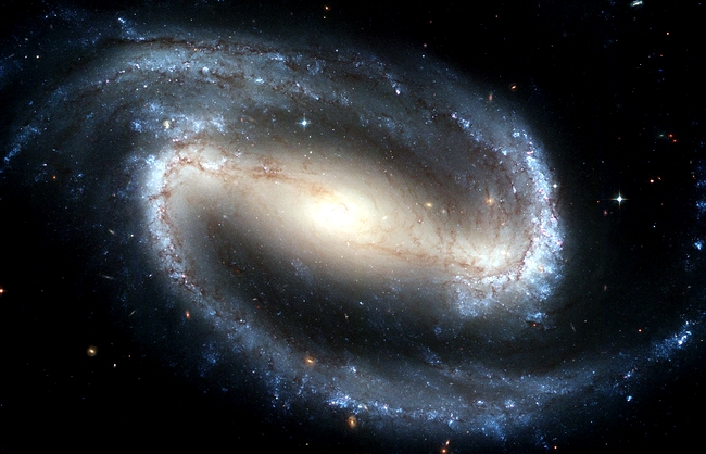 NGC 1300 — спиральная галактика в созвездии Эридан - 25-летие телескопа Хаббл: лучшие фото космоса