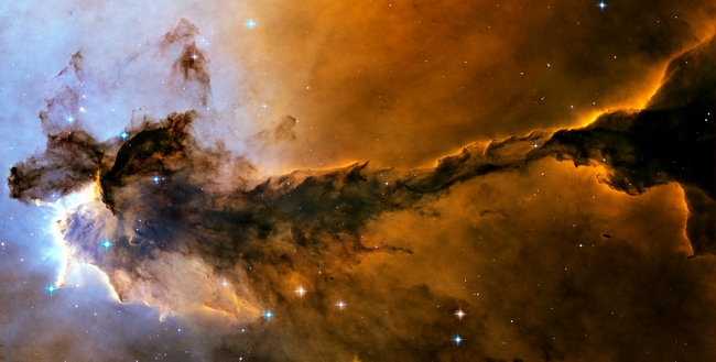 Фрагмент туманности М16 Орел - 25-летие телескопа Хаббл: лучшие фото космоса