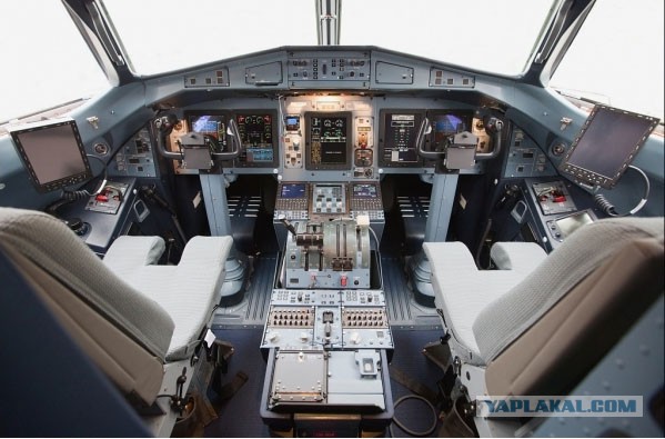 Boeing 747 «Джамбо Джет» (англ. Jumbo Jet), или просто «747» - Фото из кабин разных самолетов/вертолётов
