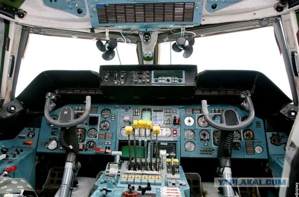Ан-225 «Мрия» (укр. Mрія: «Мечта», внутреннее обозначение: изделие «402», по кодификации НАТО: Cossack — «Казак») - Фото из кабин разных самолетов/вертолётов