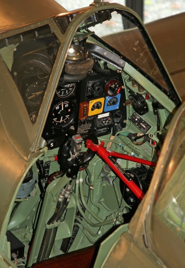 Spitfire Mk XIV..SG-57 - Фото из кабин разных самолетов/вертолётов