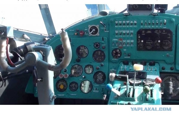 Ан-2 (по кодификации НАТО: Colt — «Жеребёнок», разг. — «Аннушка», «Кукурузник» (получил в наследство от По-2)) - Фото из кабин разных самолетов/вертолётов