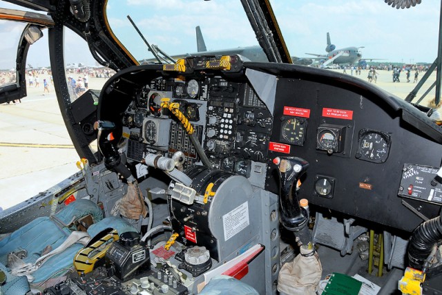 OV-1 Mohawk - Фото из кабин разных самолетов/вертолётов