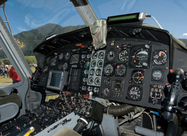 Agusta AB-212 - Фото из кабин разных самолетов/вертолётов