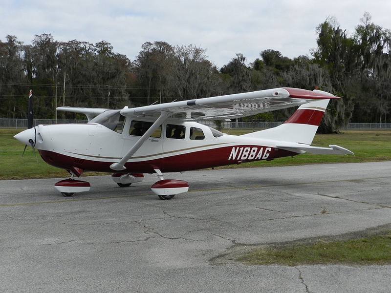 Cessna 206 - Фото из кабин разной техники