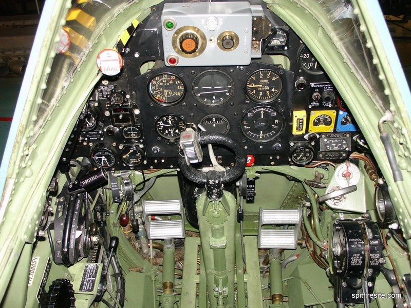 Supermarine Spitfire - Фото из кабин разной техники