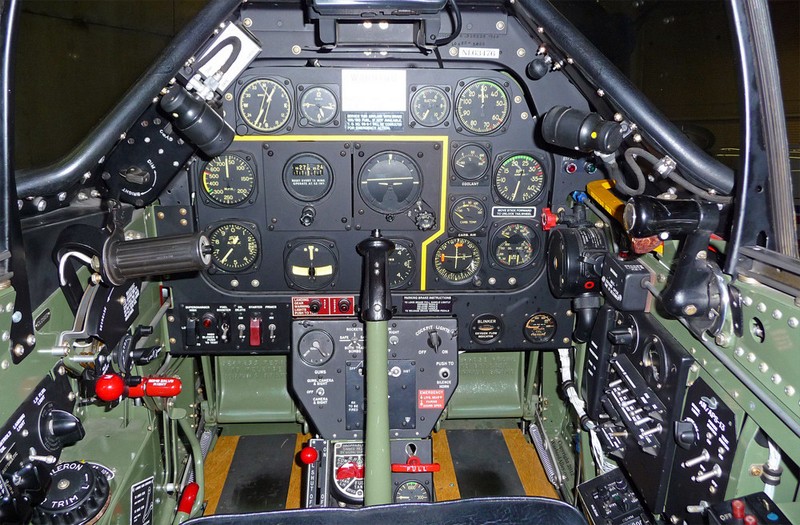 P-51 Mustang Cockpit - Фото из кабин разной техники