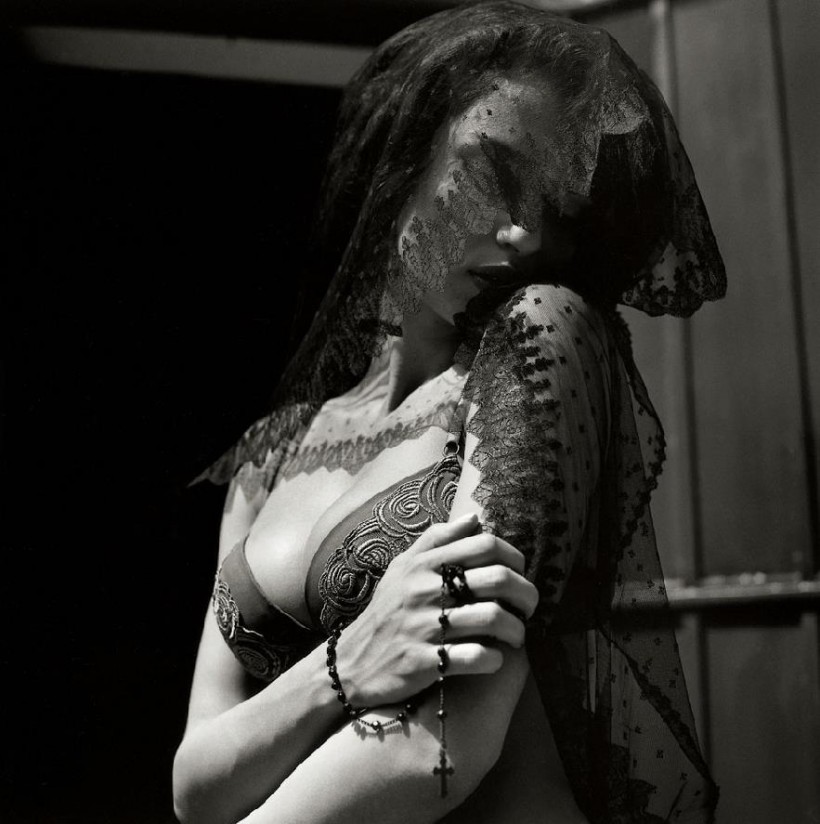 Чувственные образы женщин в фотографиях Майкла Переза