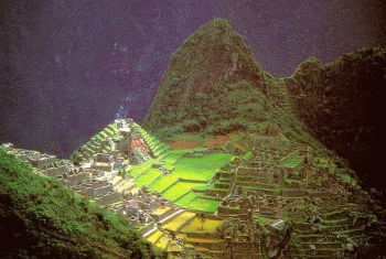 Фотография развалин древнего города в Перу.