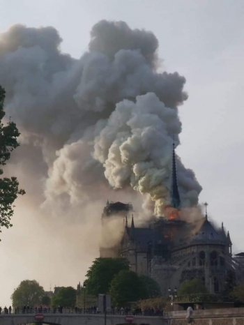 Последствия пожара в Нотр-Дам-де-Пари