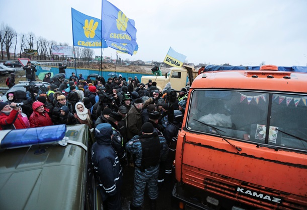 Автомайдан в Межигорье. Фото ключевых событий Евромайдана 10-12 января Автомайдан в Межигорье. Фото ключевых событий Евромайдана 10-12 января