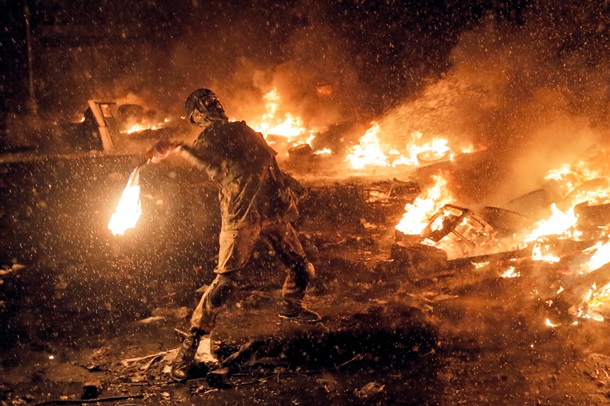 Пятый день противостояния на Грушевского. Фото-видерепортажи 23 января Пятый день противостояния на Грушевского. Фото-видерепортажи 23 января
