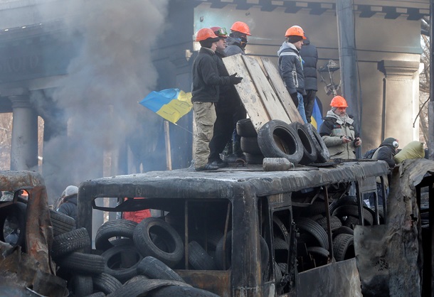 В полной боеготовности. Фото активистов Евромайдана накануне внеочередной сессии Рады В полной боеготовности. Фото активистов Евромайдана накануне внеочередной сессии Рады