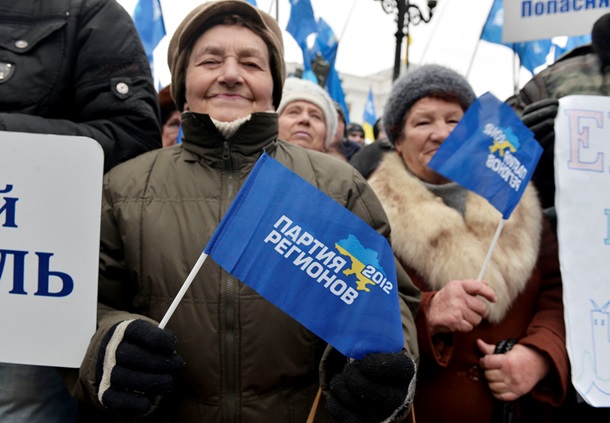 Азаров на Европейской площади. Фоторепортаж с митинга ПР в Киеве Азаров на Европейской площади. Фоторепортаж с митинга ПР в Киеве