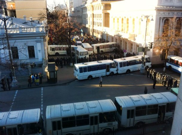 Разгон Беркутом Евромайдана