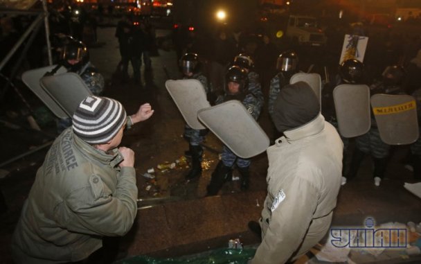 Разгон Беркутом Евромайдана