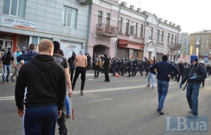 В Харькове после драки с ультрас восем госпитализированных: сепаратисты напали с палками, кирпичами и оружием. ФОТОрепортаж+ВИДЕО